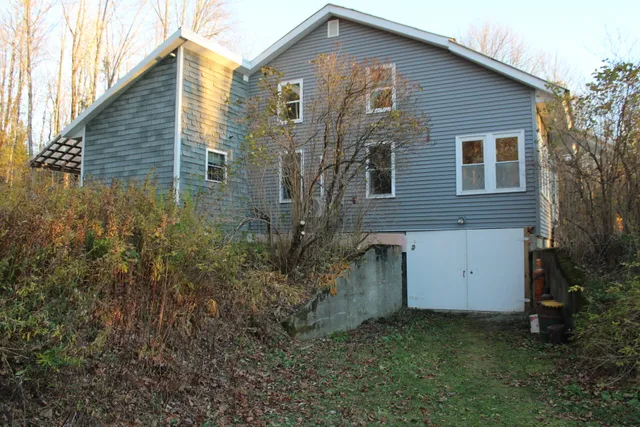 $250,000 | 914 South Main Street, Solon, ME 04979