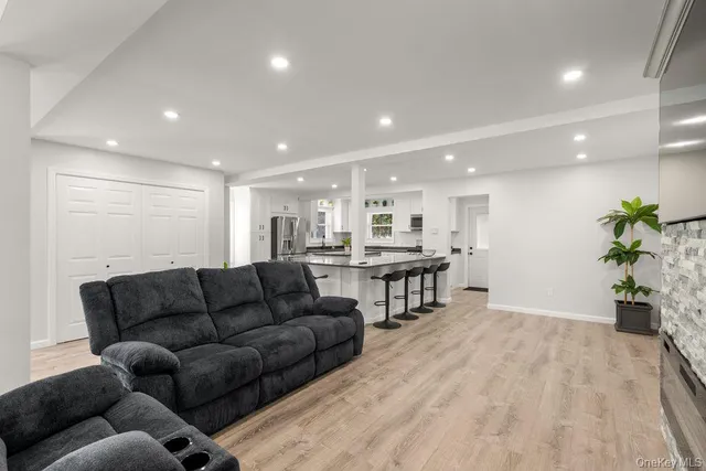 $989,999 | 15 Marcy Avenue, Huntington Station, NY 11746