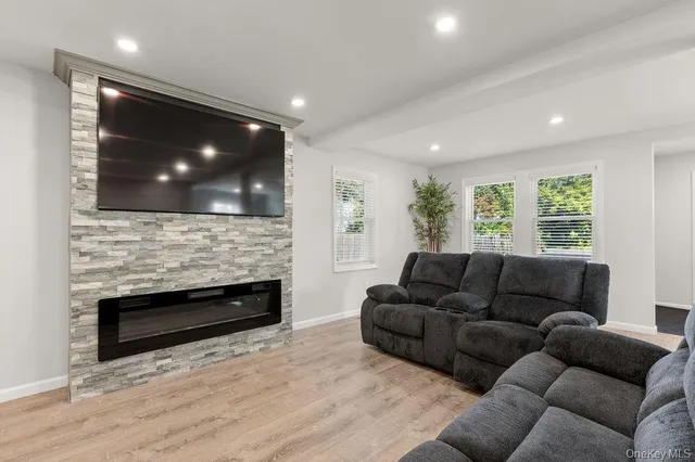 $989,999 | 15 Marcy Avenue, Huntington Station, NY 11746