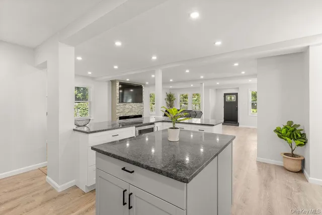 $989,999 | 15 Marcy Avenue, Huntington Station, NY 11746