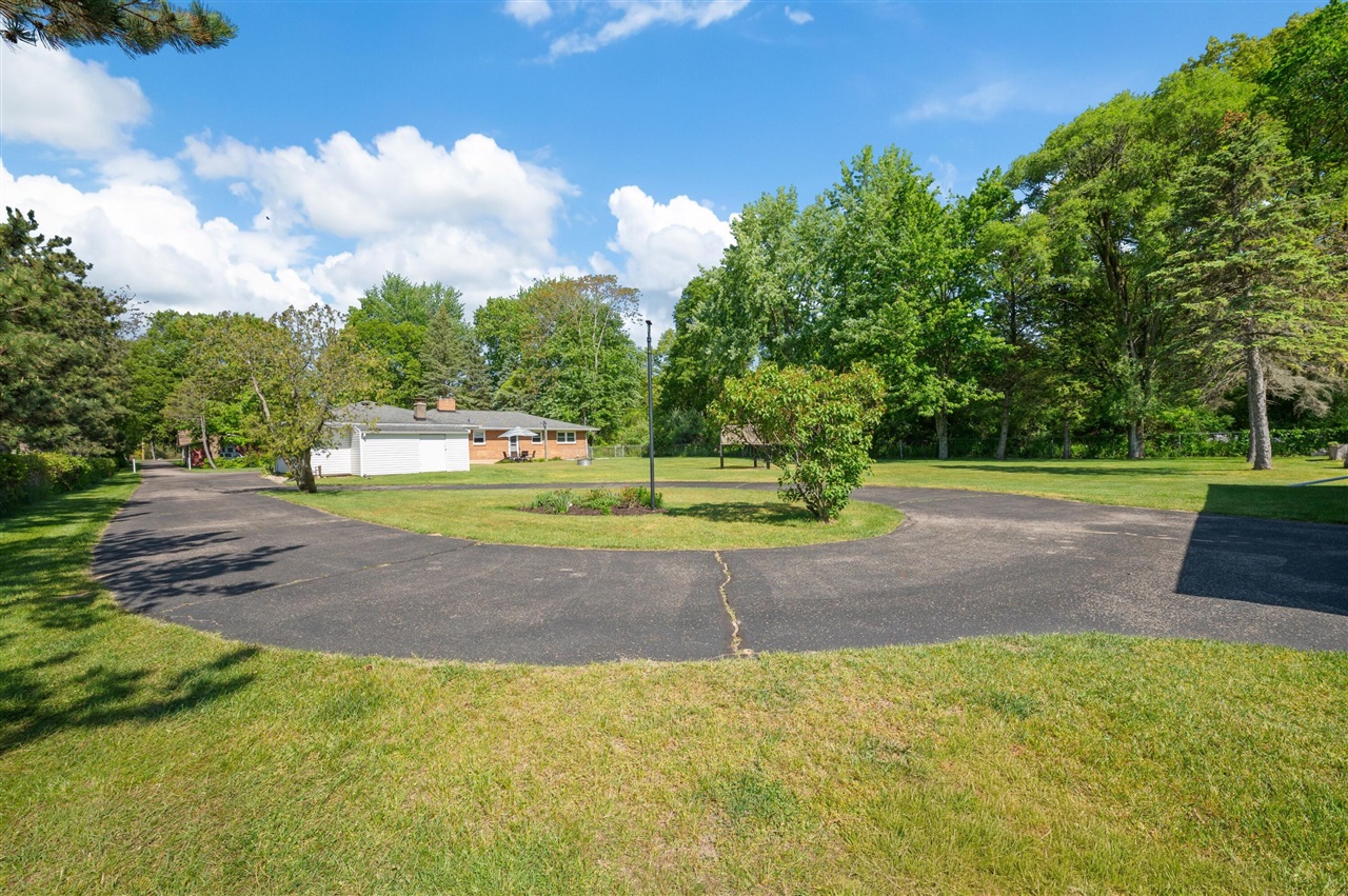 2225 Maple Path St. Joseph, MI 49085 - Photo 34 of 58