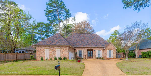 $359,899 | 626 Wendover Drive, Ridgeland, MS 39157