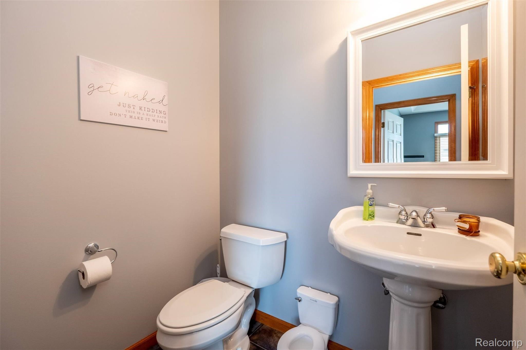 52945 Chesterfield Road New Baltimore, MI 48051 - Photo 22 of 62 52945 Chesterfield Rd (22 of 62).jpg