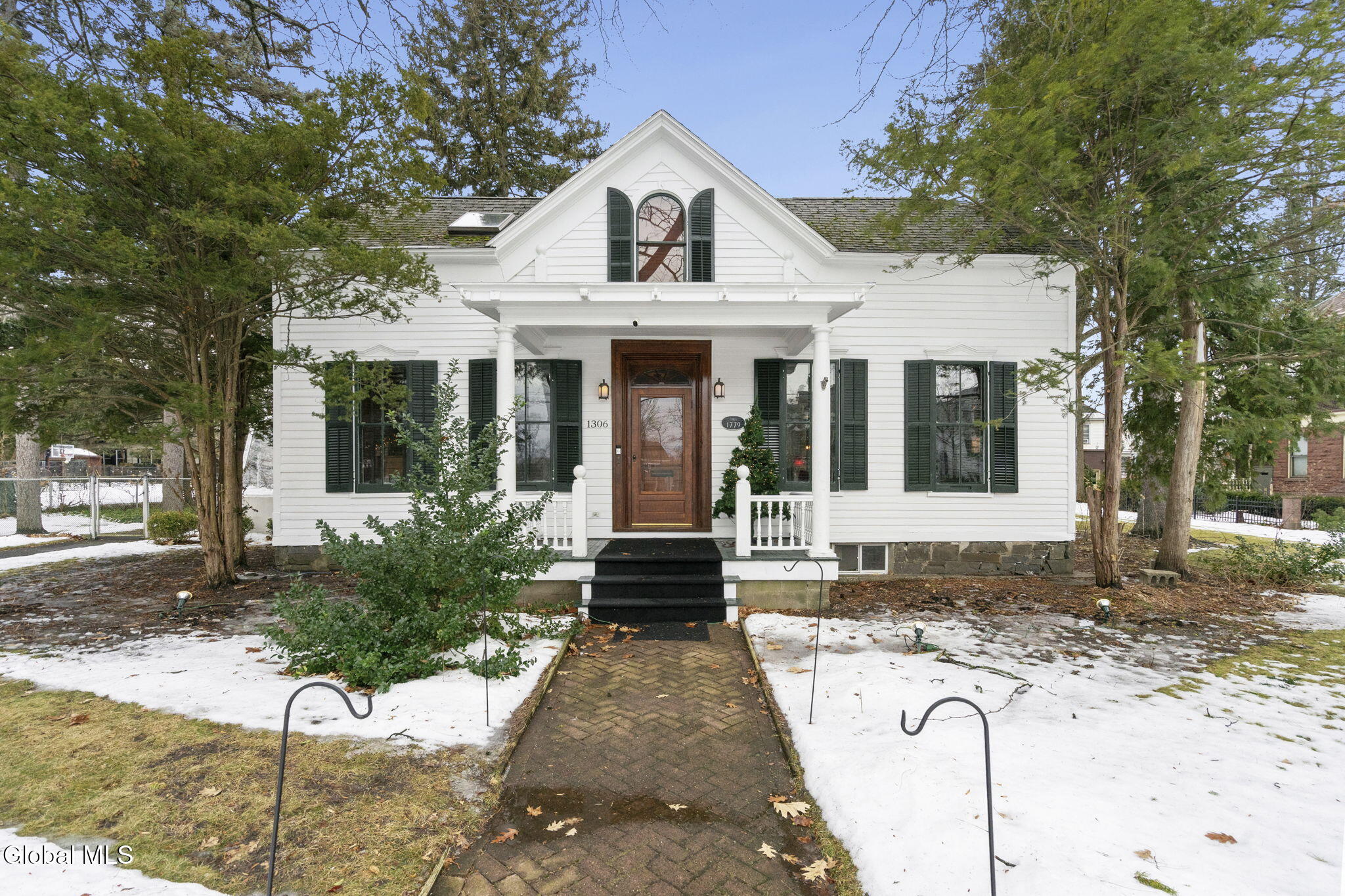 1306 Union Street Schenectady, NY 12308 - Photo 1 of 48 main