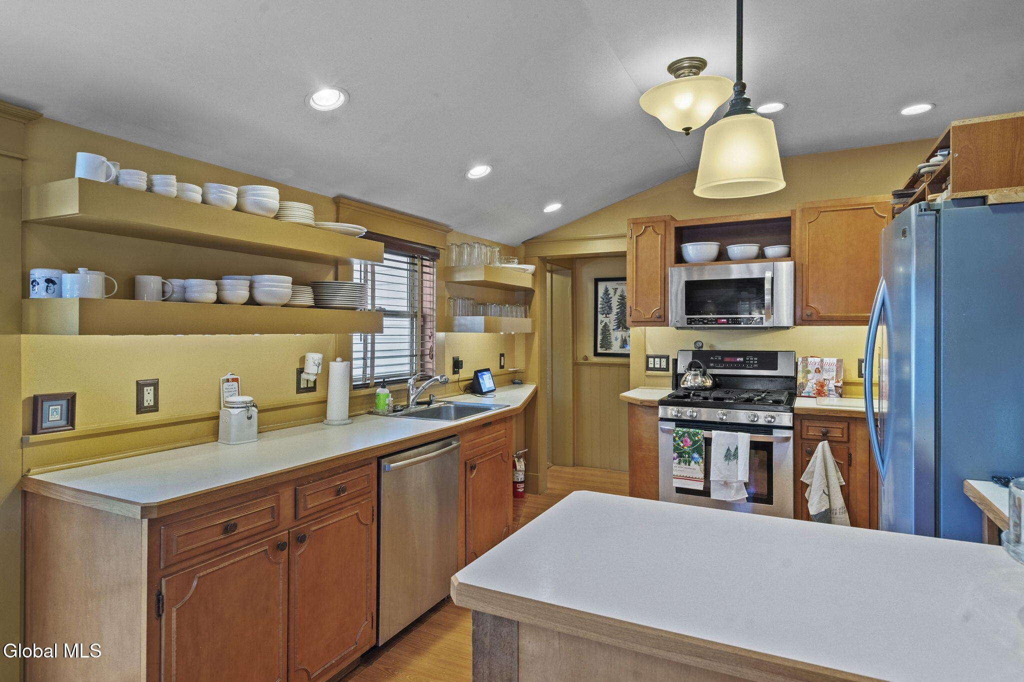 1306 Union Street Schenectady, NY 12308 - Photo 12 of 48 11