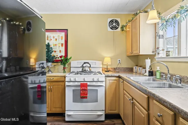 $399,999 | 1306 Union Street, Schenectady, NY 12308