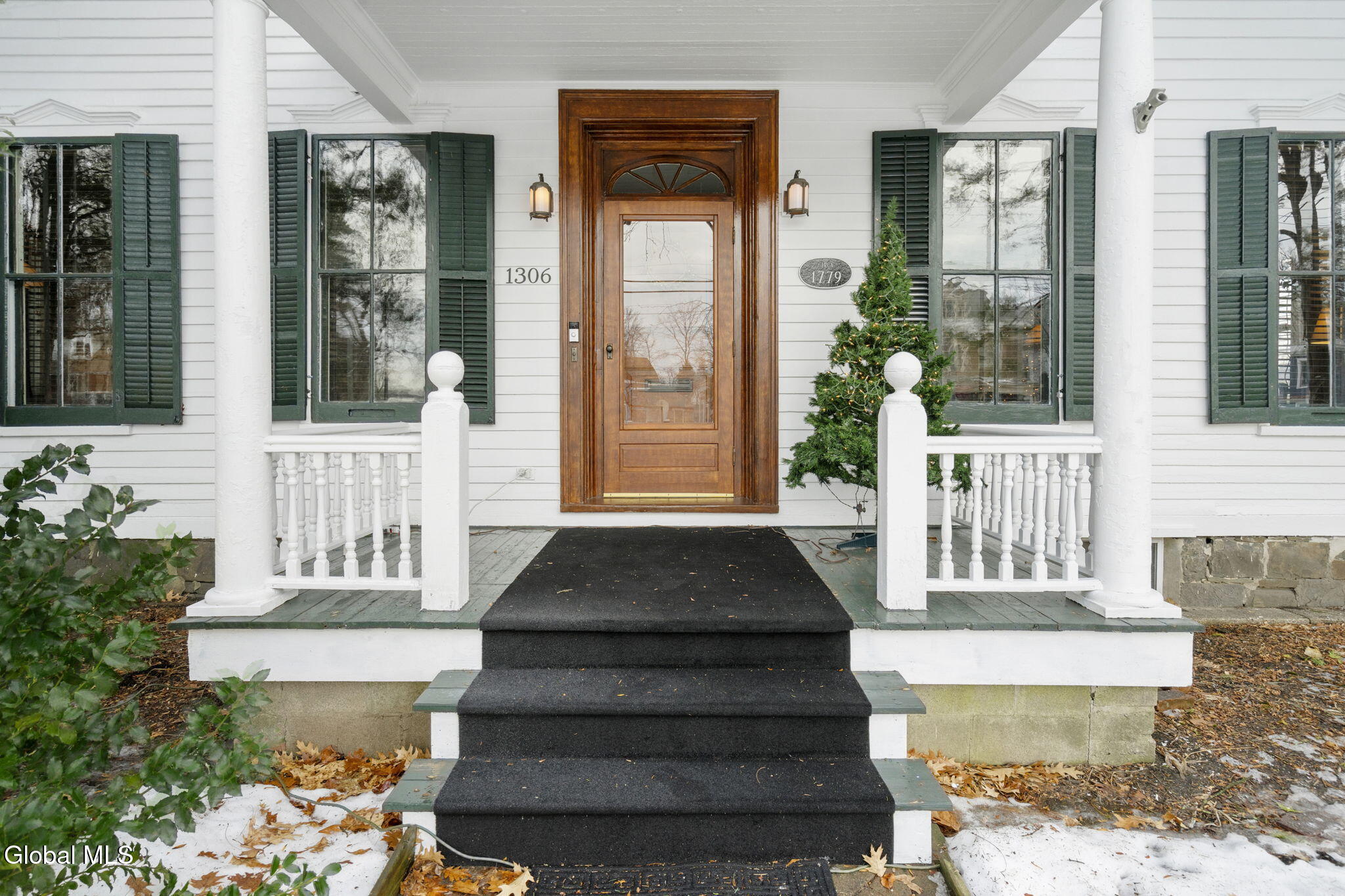 1306 Union Street Schenectady, NY 12308 - Photo 3 of 48 3