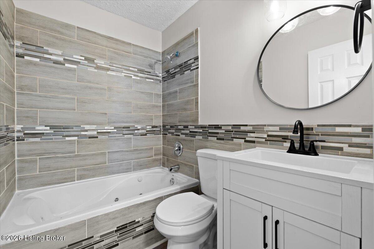 6707 Pendleton Road Louisville, KY 40272 - Photo 19 of 35 19-DSC05760