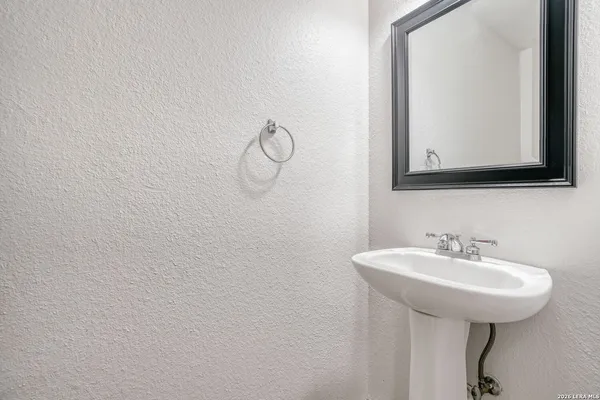 $2,005 | 24719 Coral Gables, San Antonio, TX 78261