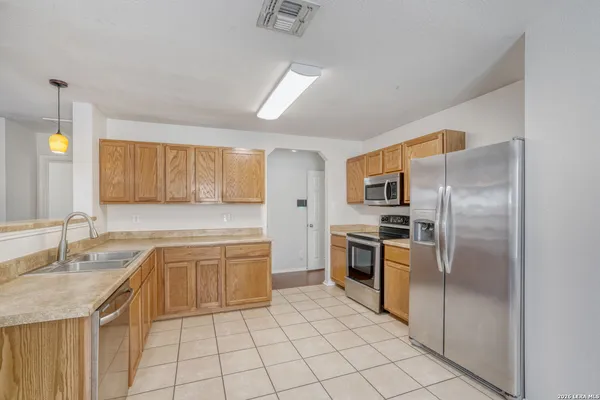 $2,005 | 24719 Coral Gables, San Antonio, TX 78261