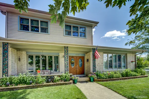 $374,900 | 15155 Ridgeway Avenue, Midlothian, IL 60445