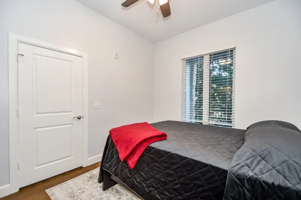 $2,300 | 1900 Genesee Street, Unit 104, Houston, TX 77006