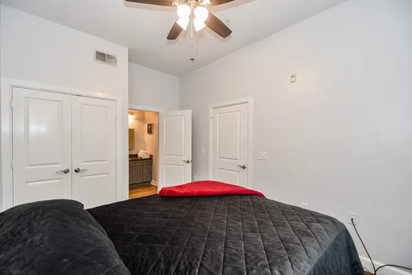 $2,300 | 1900 Genesee Street, Unit 104, Houston, TX 77006