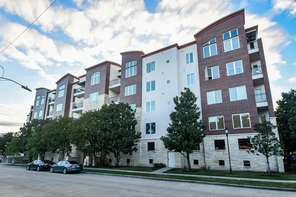 $2,300 | 1900 Genesee Street, Unit 104, Houston, TX 77006