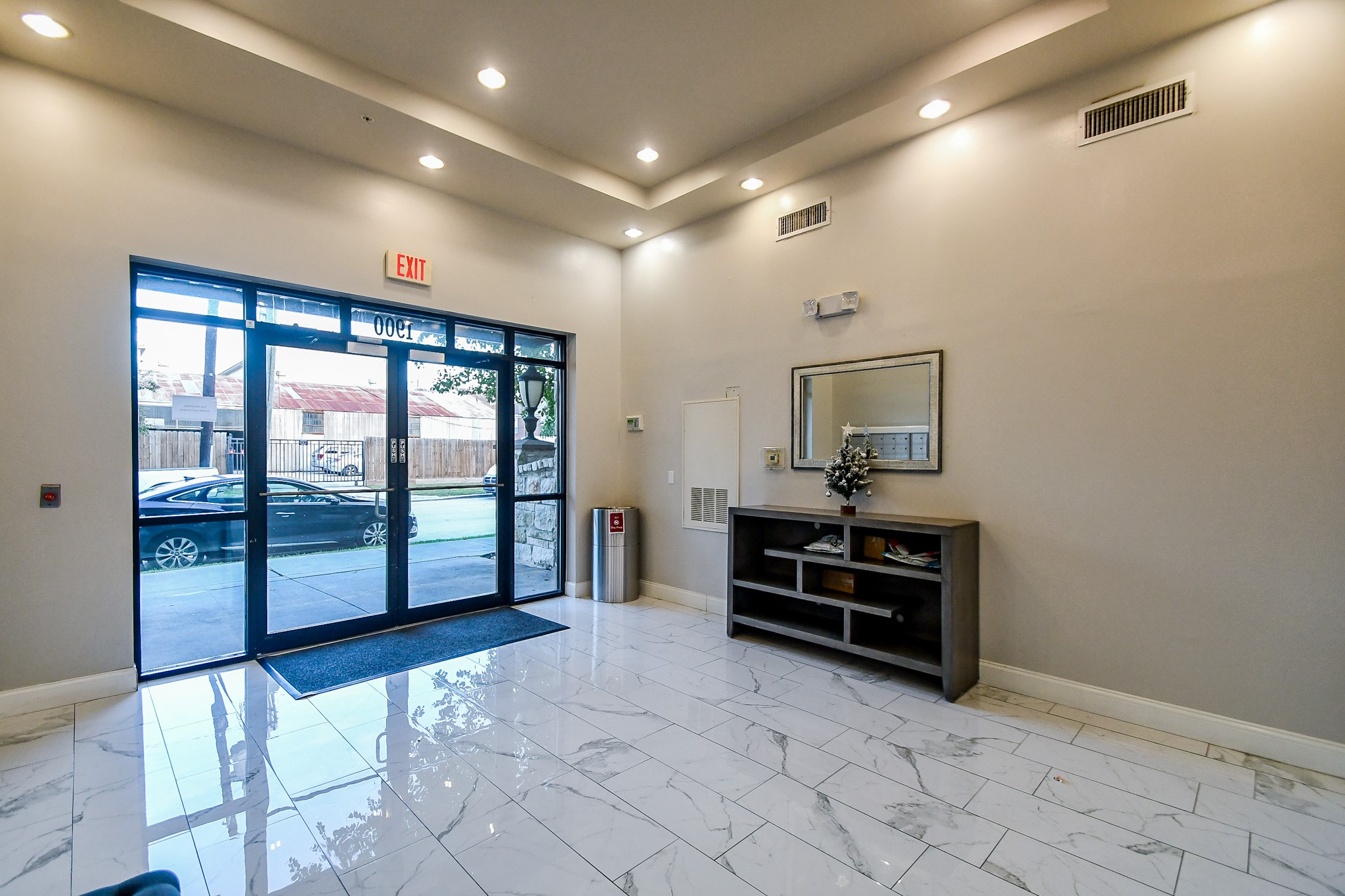 1900 Genesee Street, Unit 104 Houston, TX 77006 - Photo 36 of 36 Secure lobby entrance into the building.