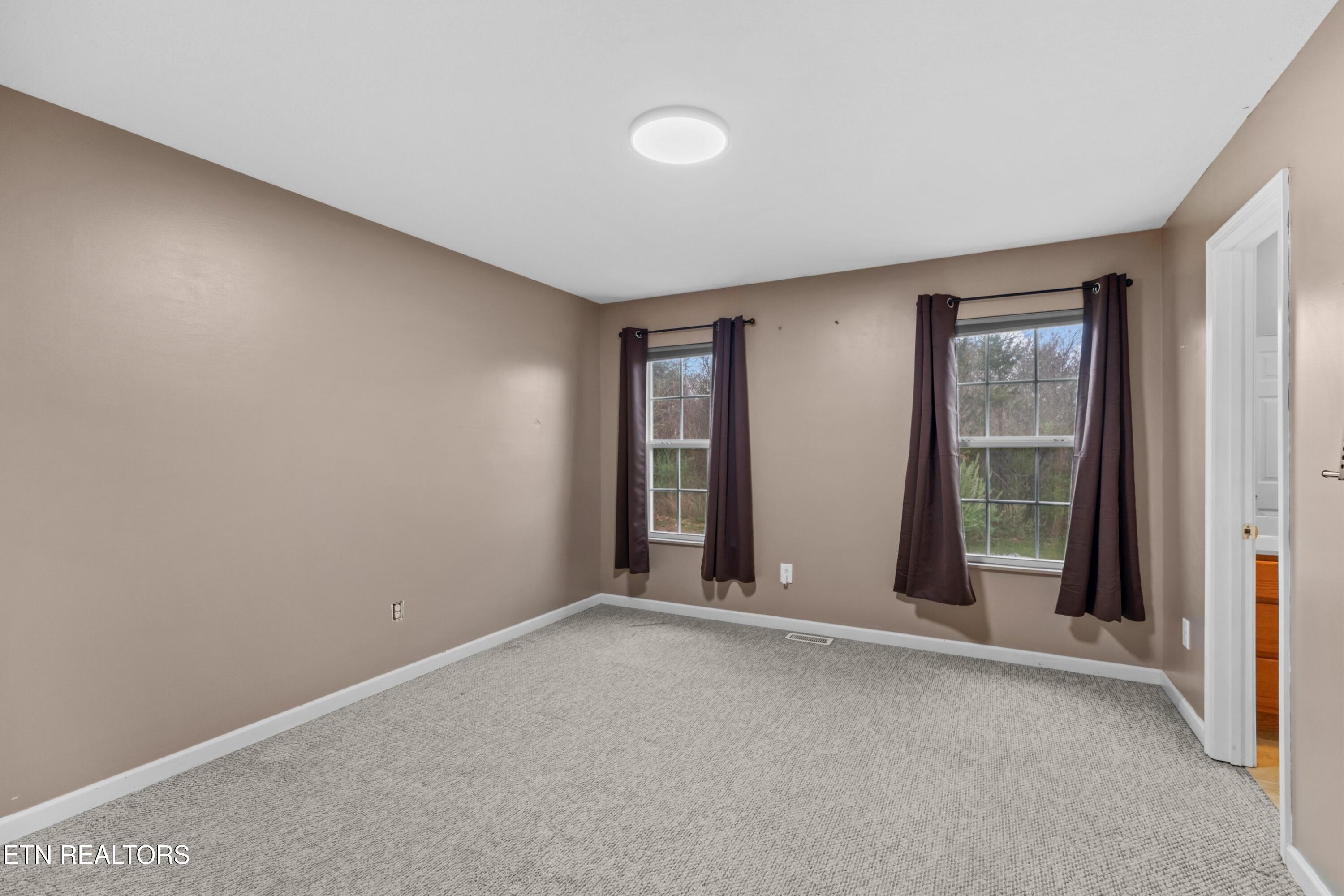 202 Sandy Circle La Follette, TN 37766 - Photo 12 of 23 010-202SandyCircle-LaFollette-TN-37766-S