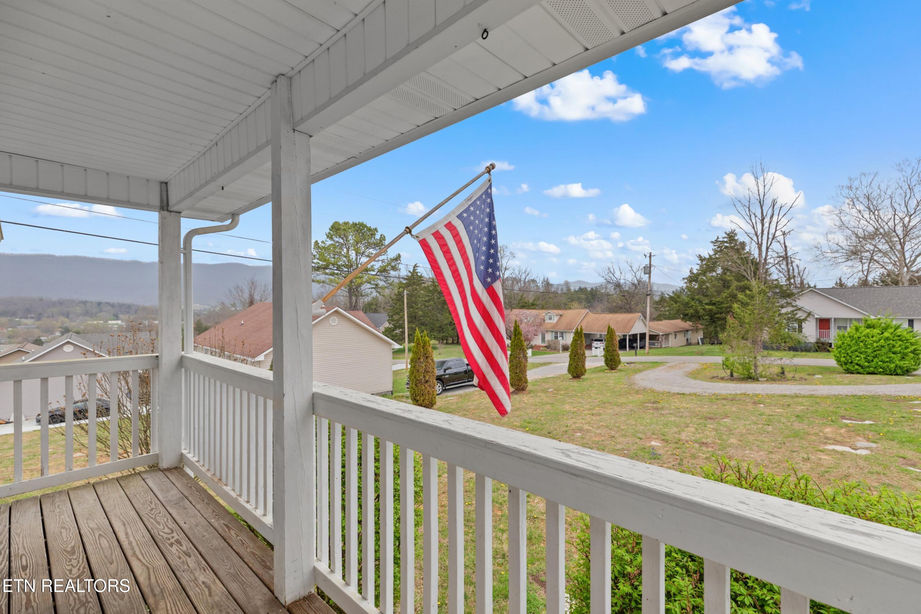 202 Sandy Circle La Follette, TN 37766 - Photo 17 of 23 020-202SandyCircle-LaFollette-TN-37766-S