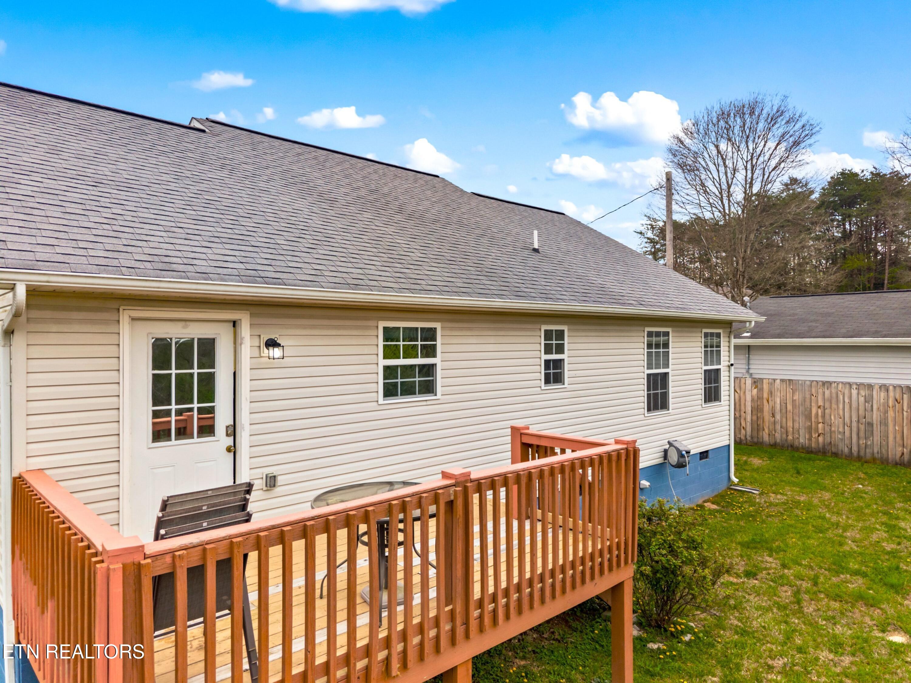 202 Sandy Circle La Follette, TN 37766 - Photo 19 of 23 025-202SandyCircle-LaFollette-TN-37766-S