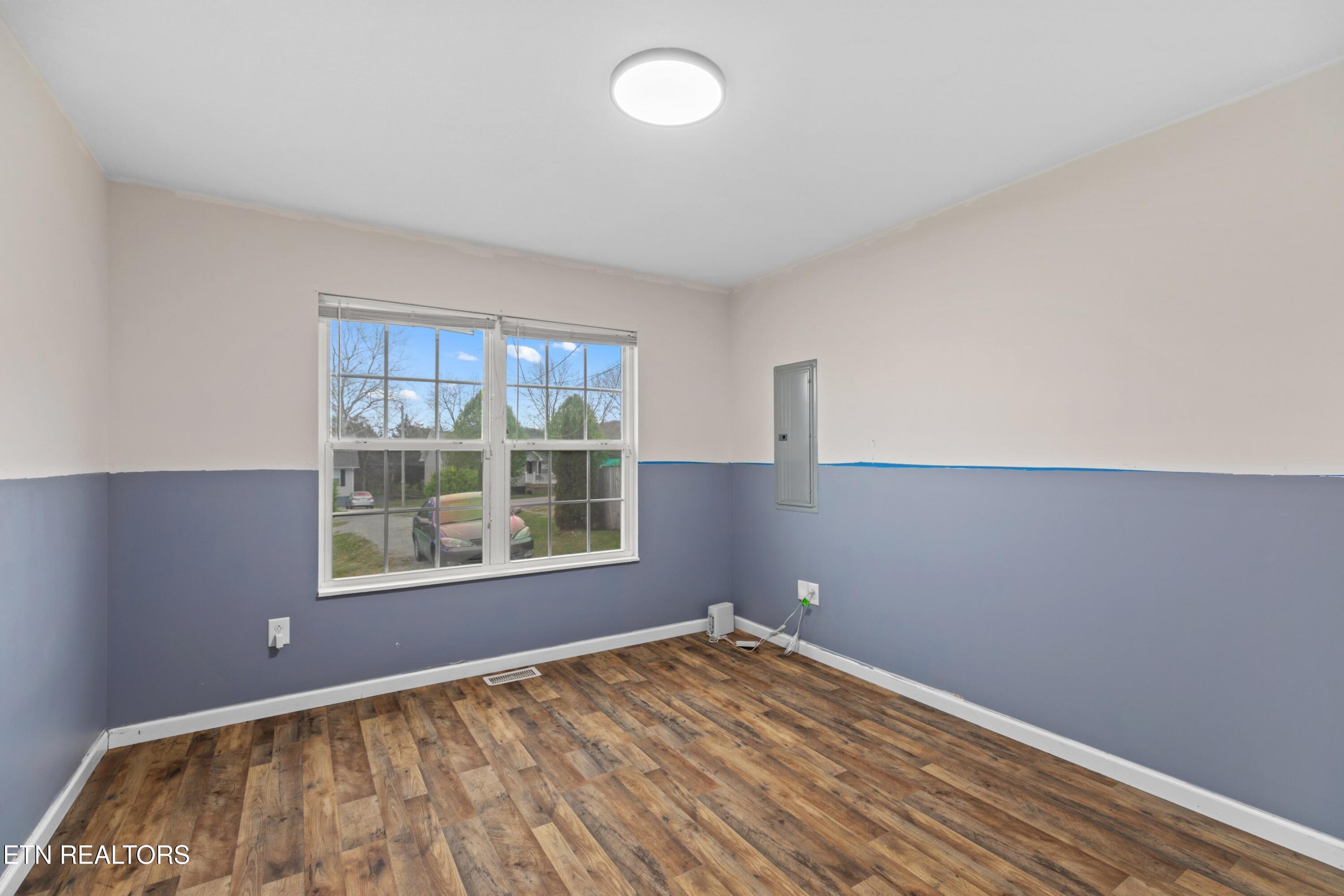 202 Sandy Circle La Follette, TN 37766 - Photo 8 of 23 013-202SandyCircle-LaFollette-TN-37766-S