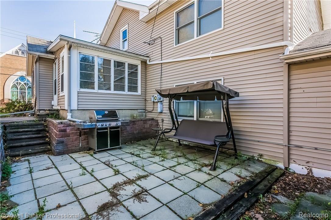 254 Benjamin Street Romeo, MI 48065 - Photo 30 of 33 030-Side_View-3424444-large.jpg