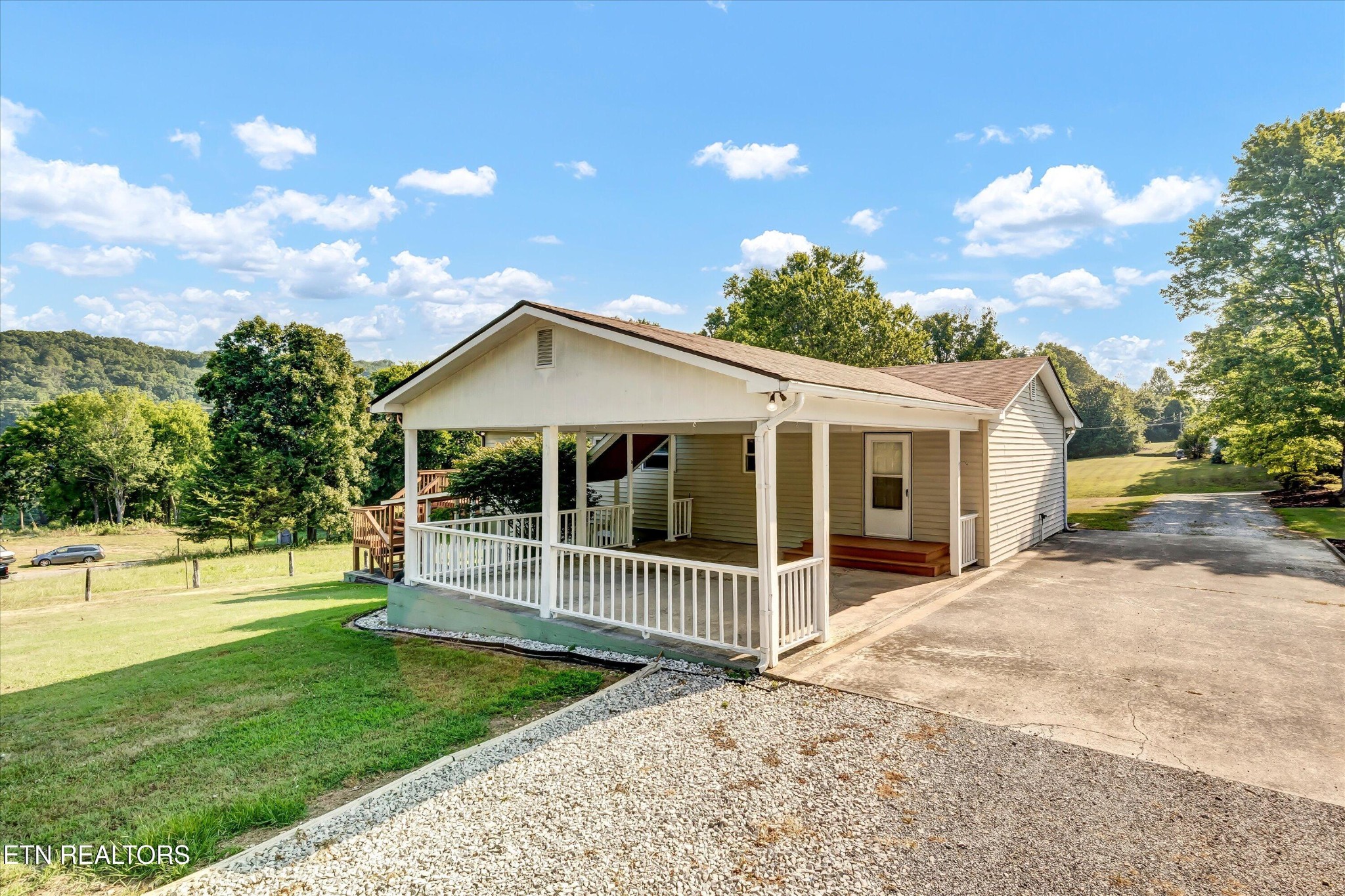 8125 Hall Road Knoxville, TN 37920 - Photo 4 of 24 Gallery Image 4