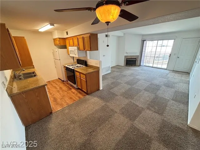 $1,095 | 3318 North Decatur Boulevard, Unit 2109, Las Vegas, NV 89130