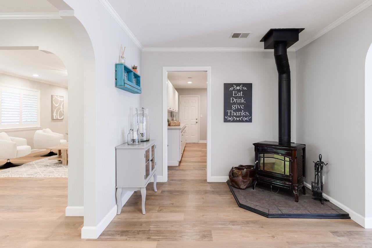 145 Rabbits Run Road Santa Cruz, CA 95060 - Photo 42 of 120 a living room with furniture and a mirror