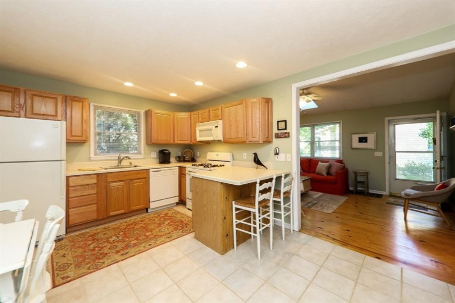 15931 Lakeshore Road, Unit 3 Union Pier, MI 49129 - Photo 3 of 11 vht_viewer_5