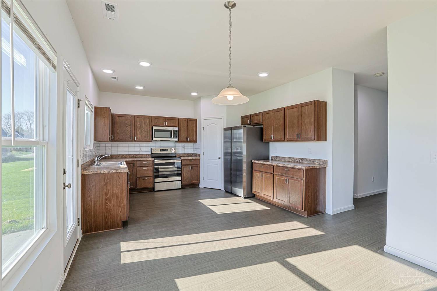 1265 Soaring Way Maineville, OH 45039 - Photo 10 of 37