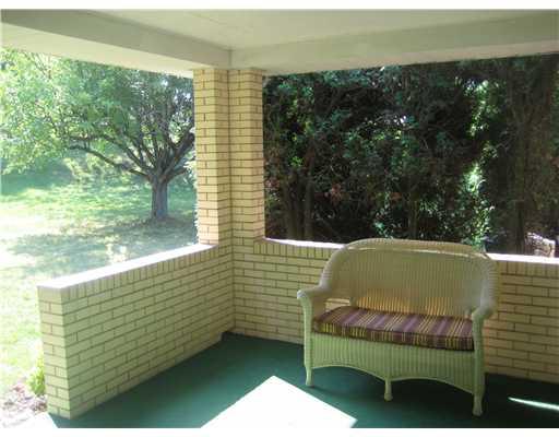 206 Ewing Road McKees Rocks, PA 15136 - Photo 7 of 8 Patio/Deck.