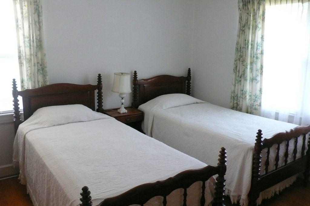 2623 Grandin Road Southwest Roanoke, VA 24015 - Photo 15 of 20 Bedroom