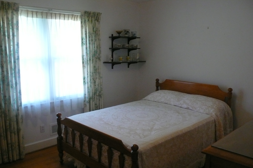 2623 Grandin Road Southwest Roanoke, VA 24015 - Photo 16 of 20 Bedroom