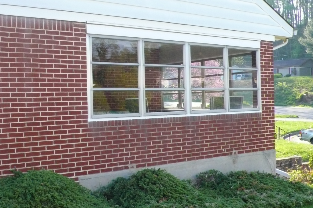 2623 Grandin Road Southwest Roanoke, VA 24015 - Photo 18 of 20 Sunroom