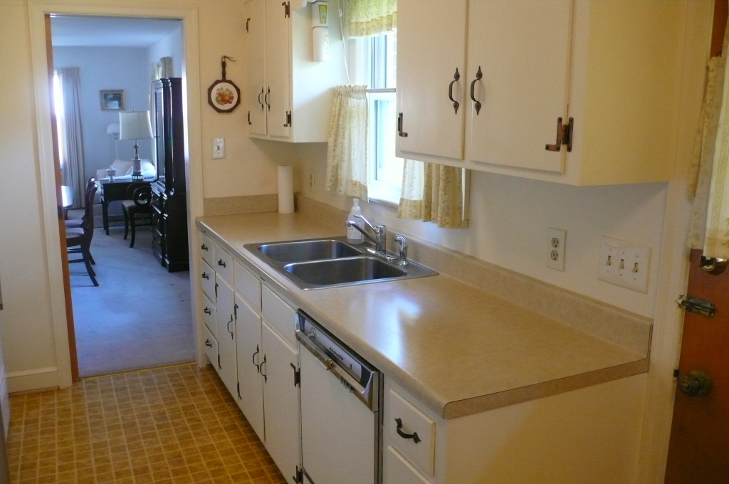 2623 Grandin Road Southwest Roanoke, VA 24015 - Photo 9 of 20 Kitchen