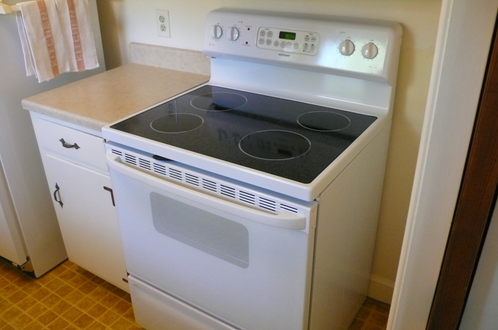 2623 Grandin Road Southwest Roanoke, VA 24015 - Photo 10 of 20 Kitchen