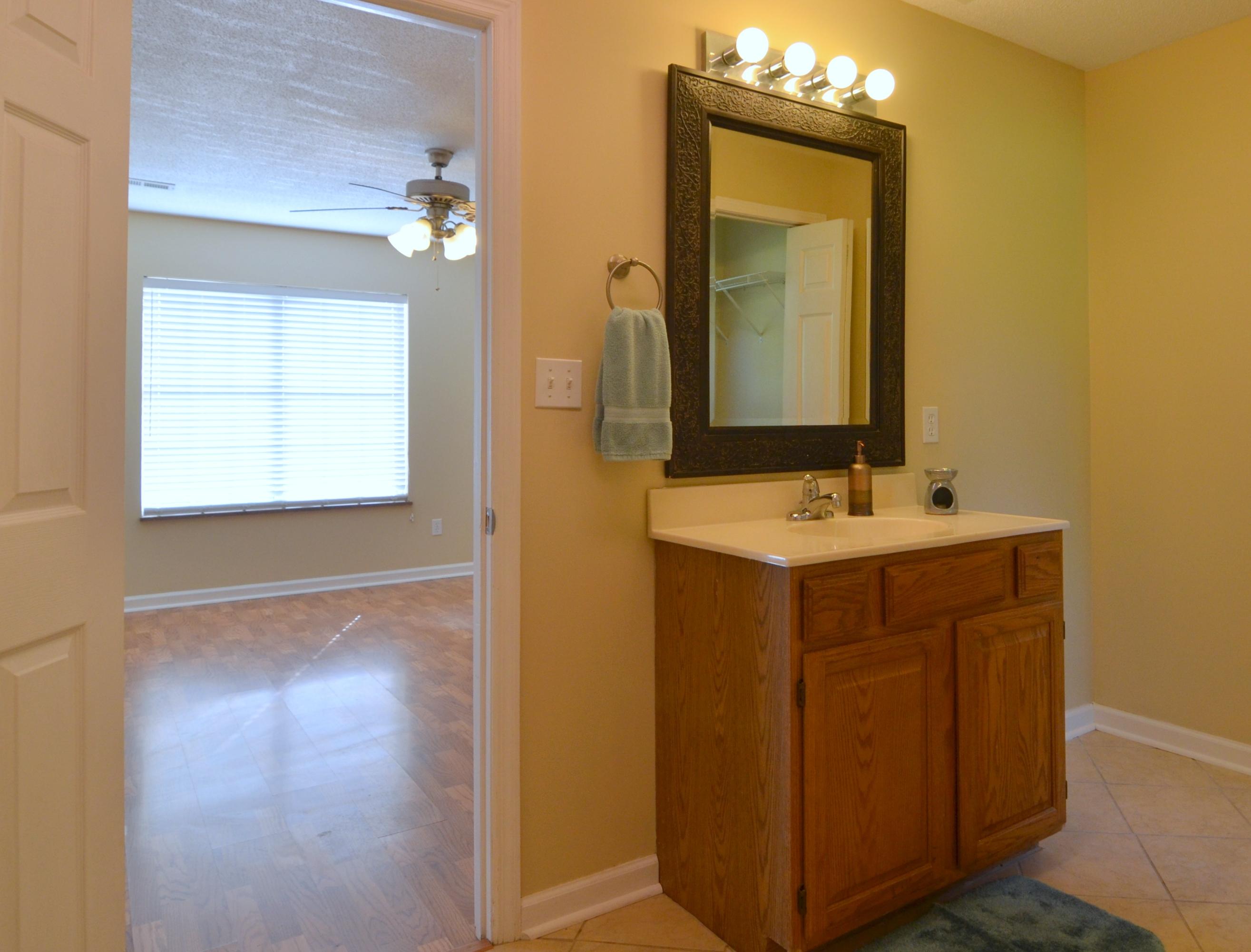608 Busbee Road Knoxville, TN 37920 - Photo 16 of 26 1st floor Bath