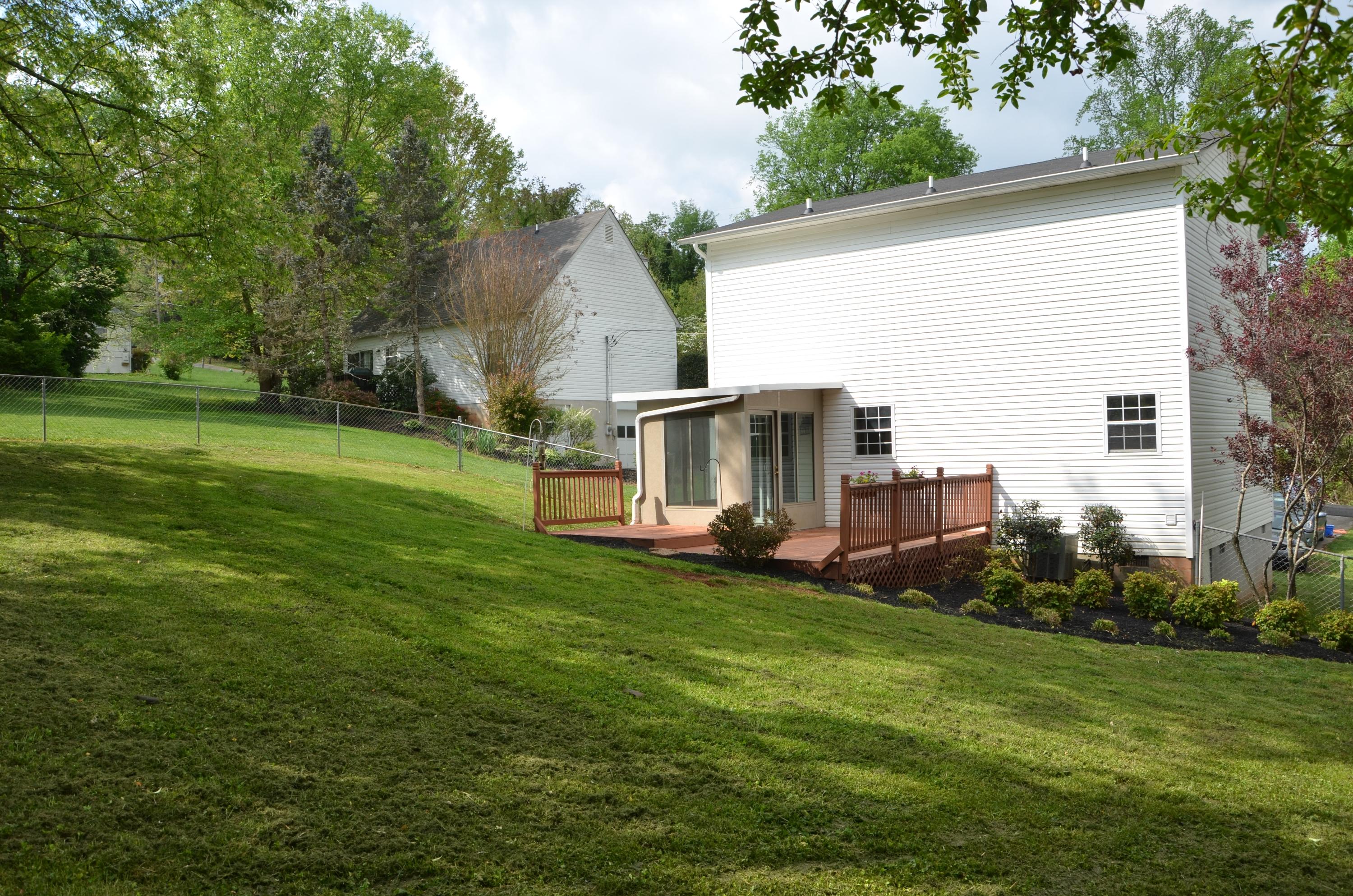 608 Busbee Road Knoxville, TN 37920 - Photo 25 of 26 back of the house