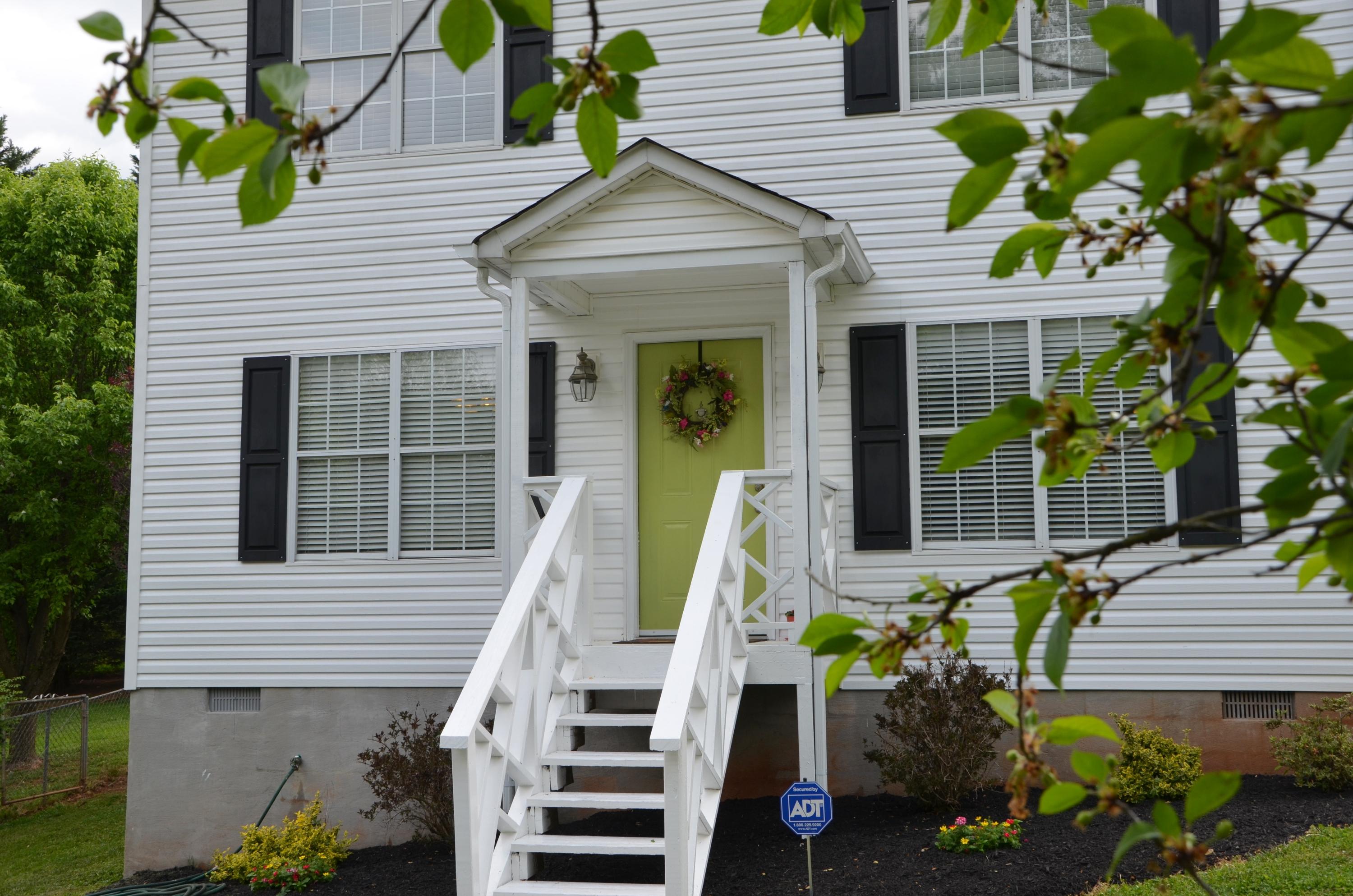 608 Busbee Road Knoxville, TN 37920 - Photo 4 of 26 Front entry