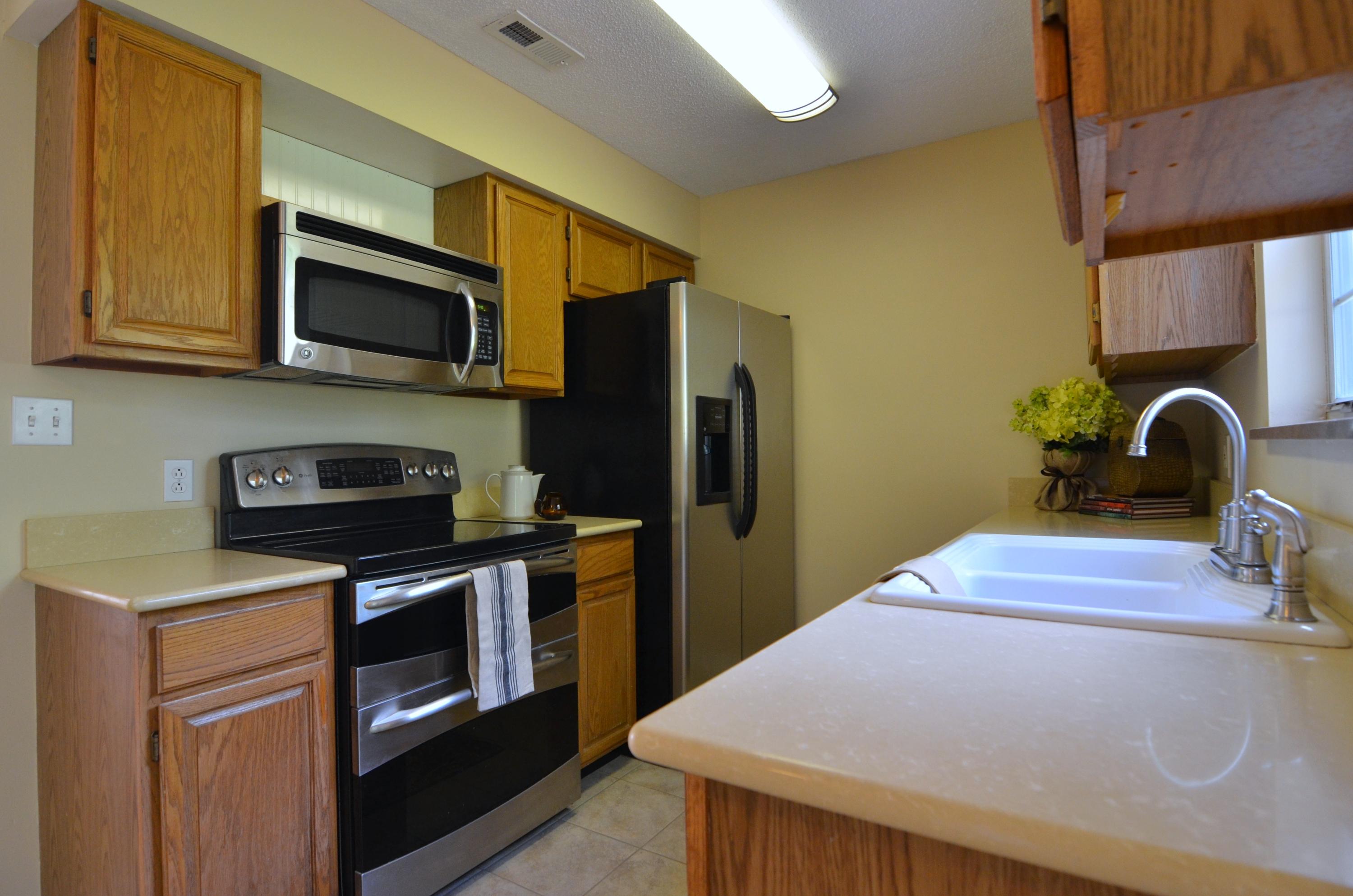 608 Busbee Road Knoxville, TN 37920 - Photo 9 of 26 Kitchen