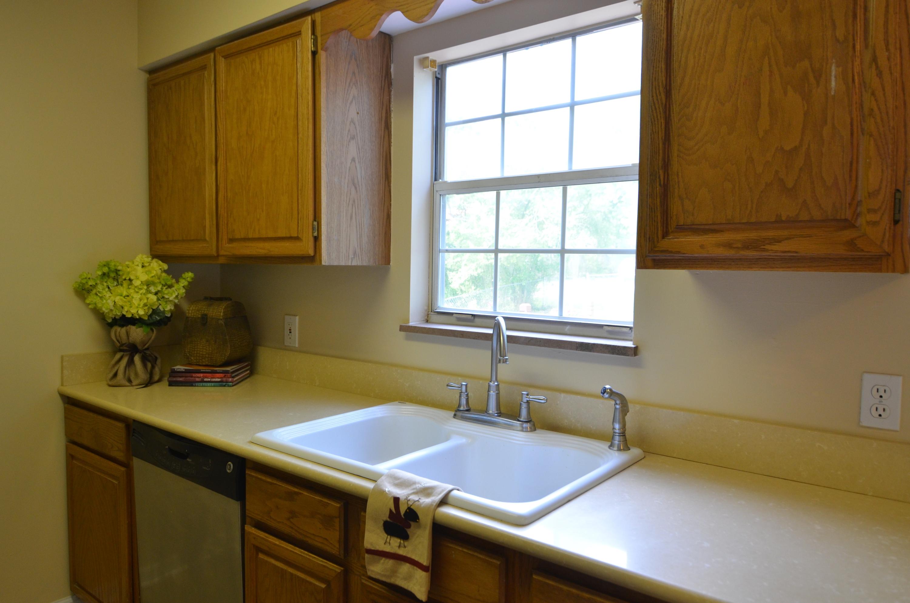 608 Busbee Road Knoxville, TN 37920 - Photo 10 of 26 Kitchen
