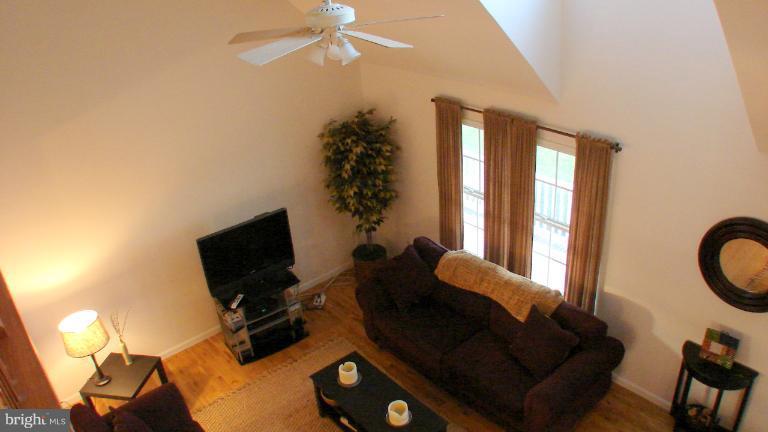 5853 Bethlehem Road Preston, MD 21655 - Photo 17 of 30 Living Room
