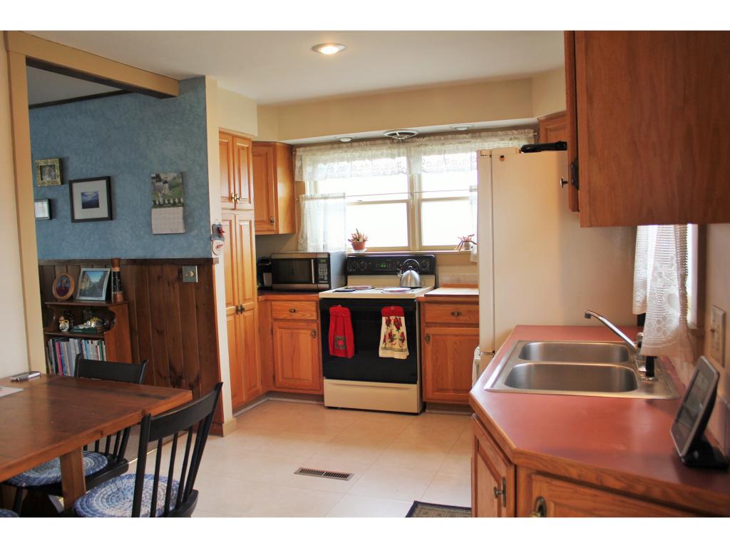 86 Luce Meadow Road Hartford, VT 05001 - Photo 4 of 15 Gallery Image 4