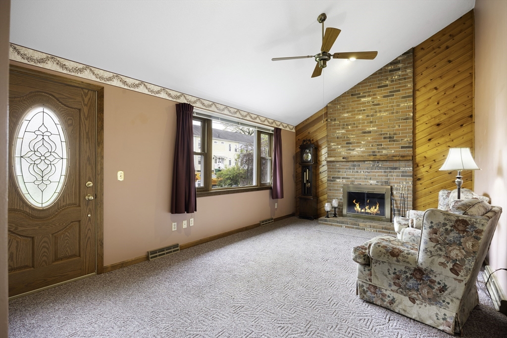 73 Gardner Road Chicopee, MA 01013 - Photo 7 of 31