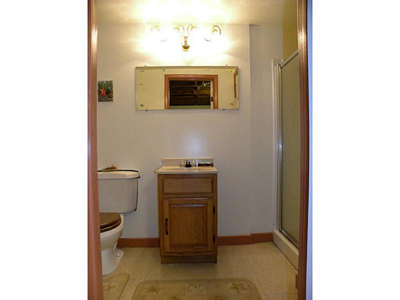 1004 McGovern Road Houston, PA 15342 - Photo 22 of 25 Full Bath.