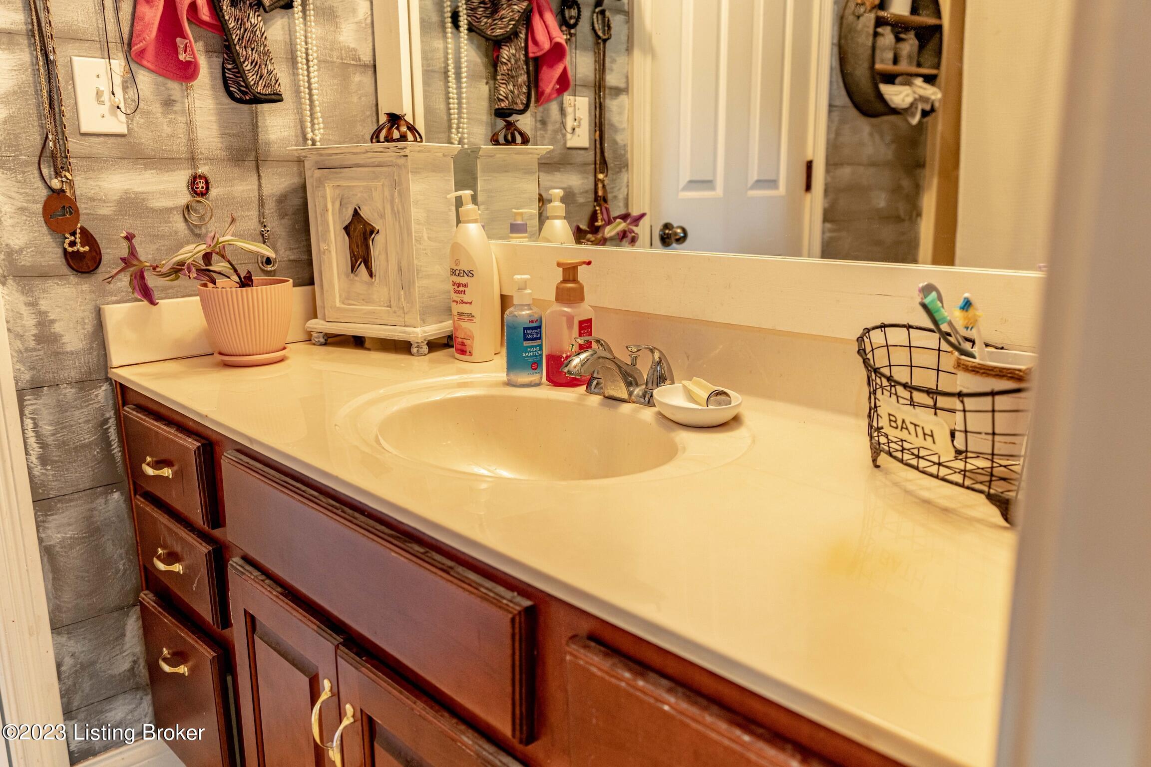 238 Probus Road Leitchfield, KY 42754 - Photo 43 of 59 A9A3BA96-6DF6-4186-BC47-97EE701CD692