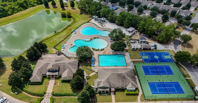 $587,000 | 500 Meadow Lake Drive, Freeport, FL 32439