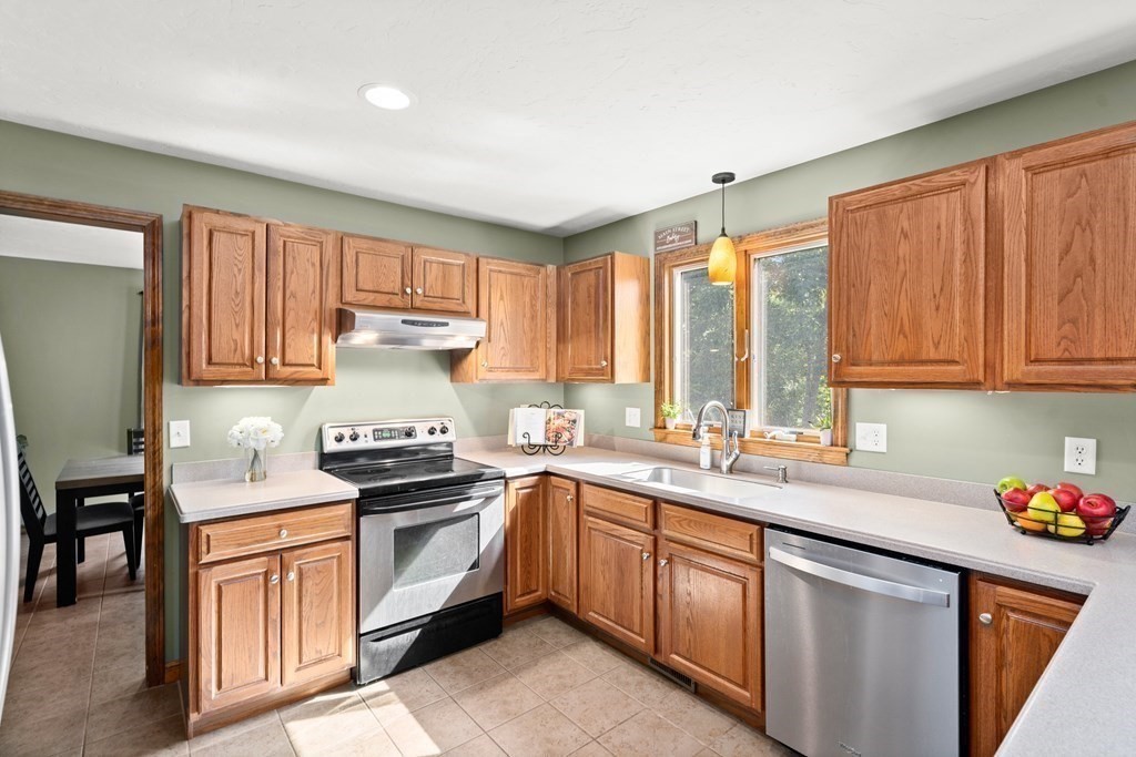 1 Bridle Path Auburn, MA 01501 - Photo 7 of 21