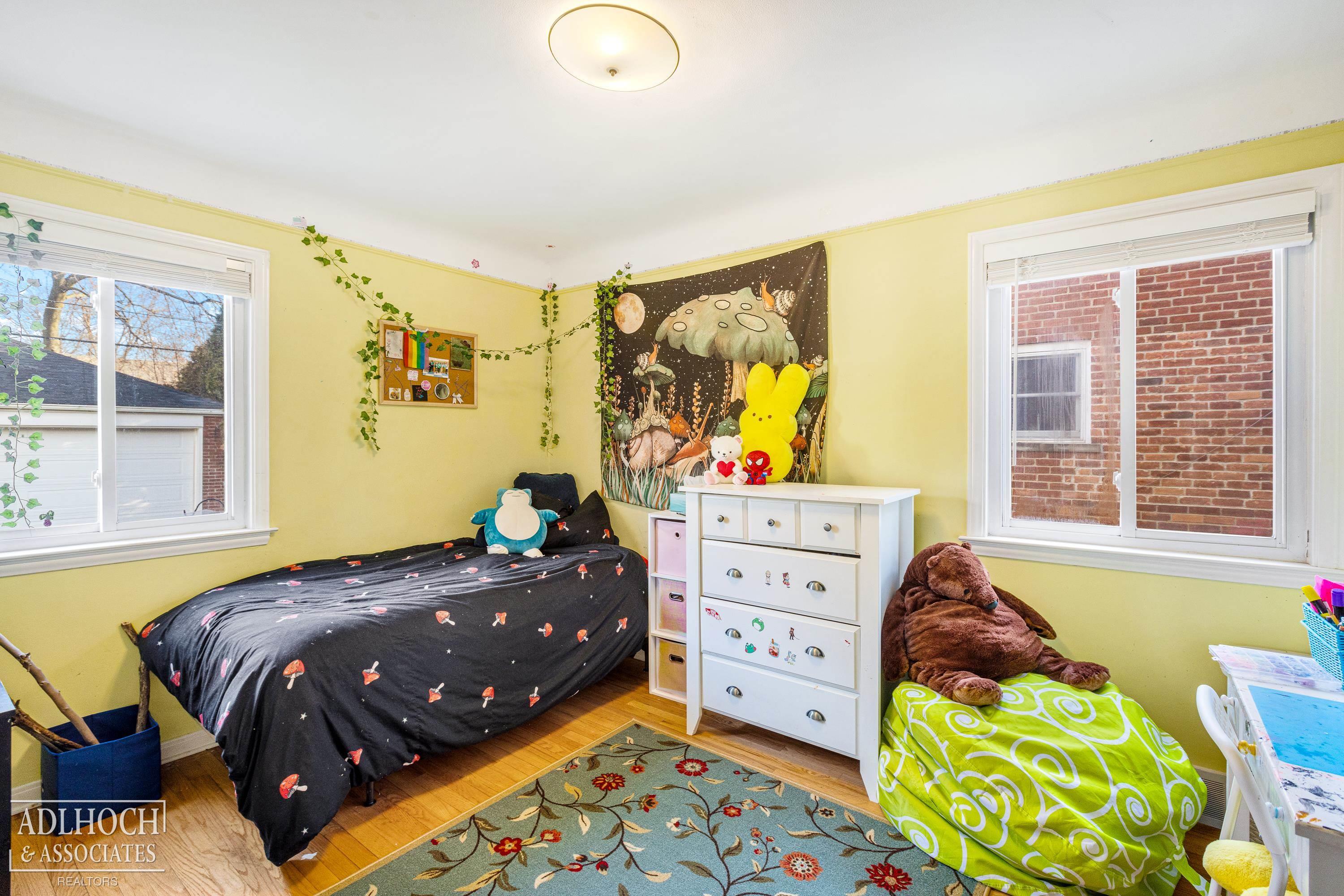 334 Ridgemont Road Grosse Pointe, MI 48236 - Photo 14 of 23 50133013-163f6289-8d26-4d16-8873-b3887f57e20b.JPG