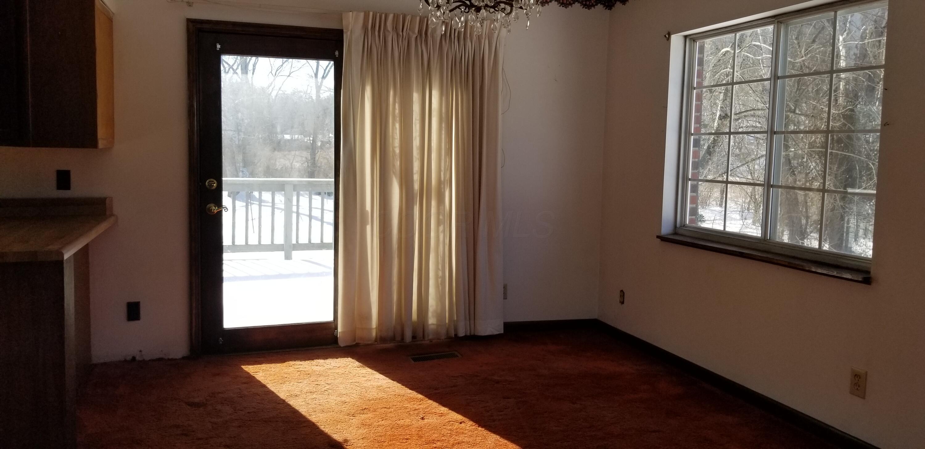 5595 Rhoric Road Athens, OH 45701 - Photo 20 of 26 rhoric dining up