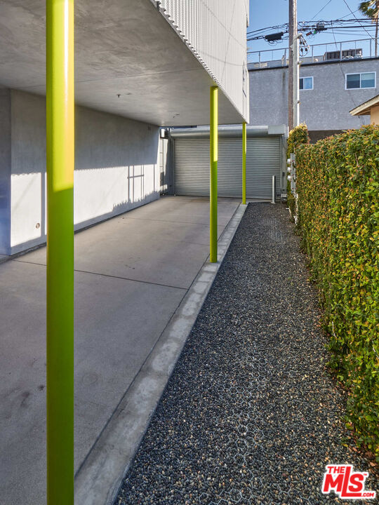 528 Grand Boulevard Venice, CA 90291 - Photo 16 of 17